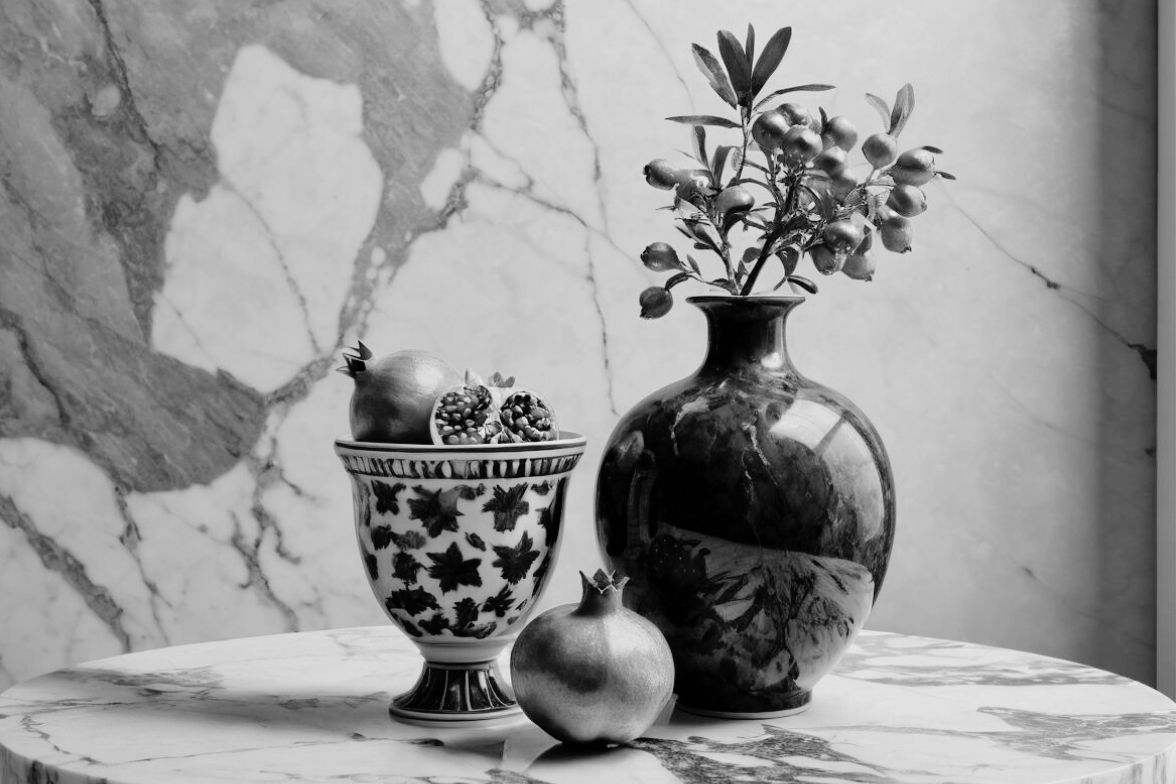 Black and White Vase - img2go